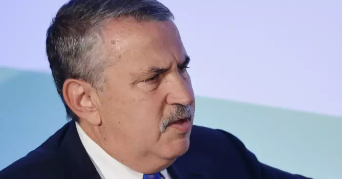 توماس فريدمان يهاجم "مغامرة ترمب" ضد إيران:حرب بلا بوصلة انتهت بمنح طهران قبلة حياة ونفوذاً نفطياً مرعباً