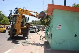 قنيطرة تهدم بلا إنذار..أكشاك الفقراء تُسوى بالأرض والرخص تذهب في مهب الريح