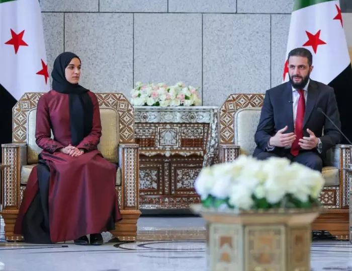 "لطيفة الدروبي"..زوجة "الشرع" سيدة المغارات وصاحبة القلب الصامد في وجه الحروب