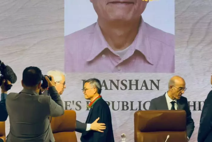 انقر على الرابط او الصوره لقراءه المقال