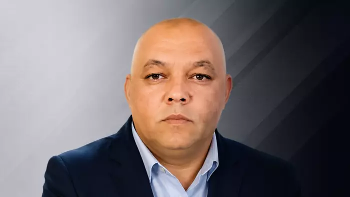 ياسر اروين يكتب:هل انفجرت أكبر أزمة هجرة في أوروبا لإسقاط "بيدرو سانشيز"؟