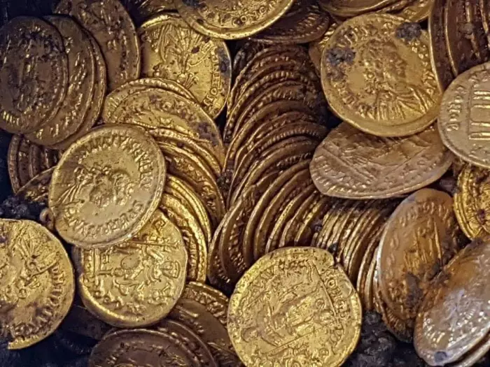 كنز المافيا المدفون يسقط أخيرًا والشرطة الإيطالية تفك أعقد لغز سرقة في القرن بقيمة 200 مليار أورو