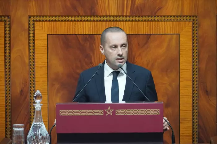 مسرحيات وزير الصحة… زيارات جوفاء لا تعالج الداء ولا تطفئ غضب الشارع
