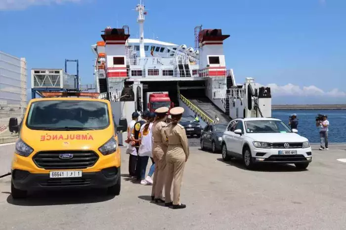 الجالية المغربية بأوروبا عالقة أمام البوابات ارتباك غير مسبوق في ميناء طنجة المتوسط