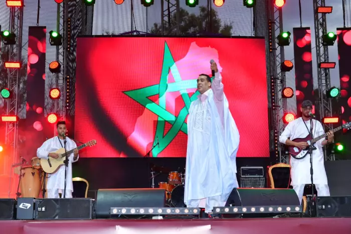 النجم الحساني سعيد الشرادي يغرد بمغربية الصحراء في مهرجان "راب افريكا"