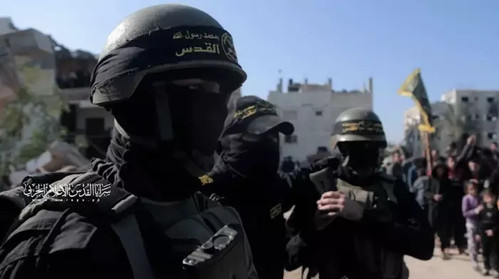 انقر على الرابط او الصوره لقراءه المقا