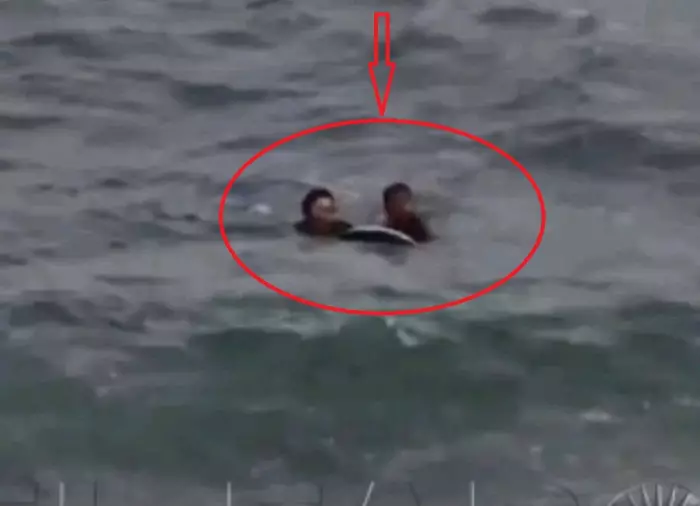 أم وطفلها تهاجر سباحة نحو الضفة الأخرى قصة تُعري الواقع الأليم في المغرب