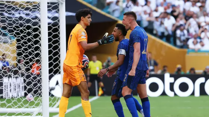 تألق بونو يقود الهلال السعودي إلى دور ثمن بطولة كأس العالم للأندية