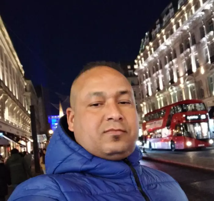 أي دياثة حينما يجعل الذكر جسد زوجته مشروعاً تجارياً على موائد "السوشيال ميديا"