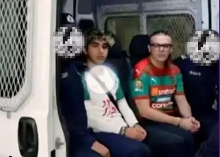 القصة الكاملة لسقوط المشجع الجزائري"البوال" الذي اغضب كل المغاربة وطالبوا بمعاقبته وترحيله .