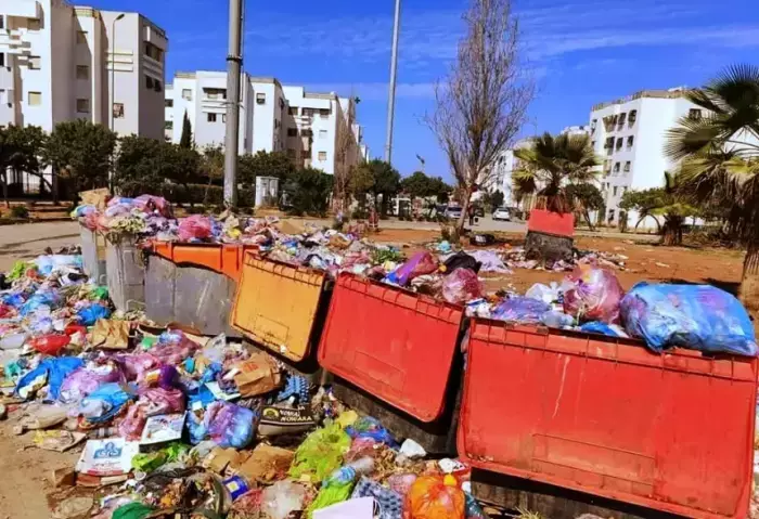 عمال النظافة يطلقون نداء رمضان للمواطنين للحفاظ على نظافة المدينة