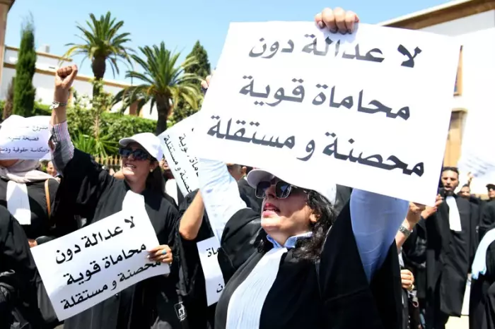 قانون جديد يُحاصر حلم المحاماة ويُشعل مواجهة مفتوحة مع هيئات الدفاع بالمغرب