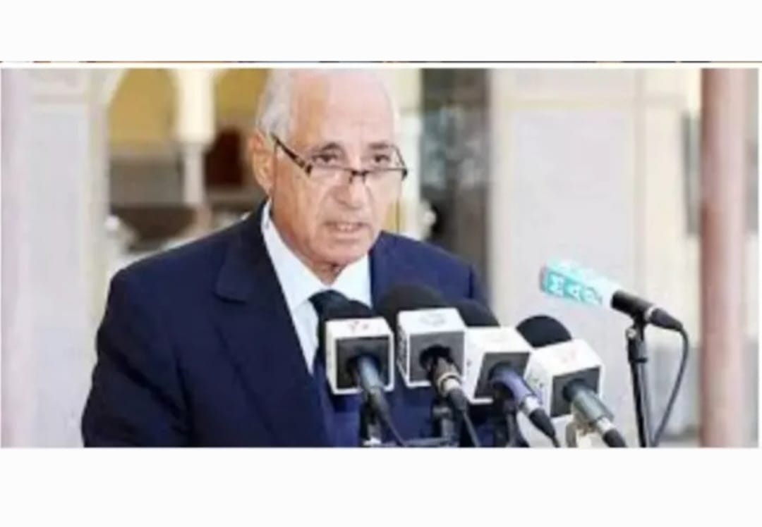 مسار حافل لرجل ثقة الحسن الثاني ومحمد السادس..تعرفوا عن قرب على آخر ناطق رسمي باسم القصر الملكي 