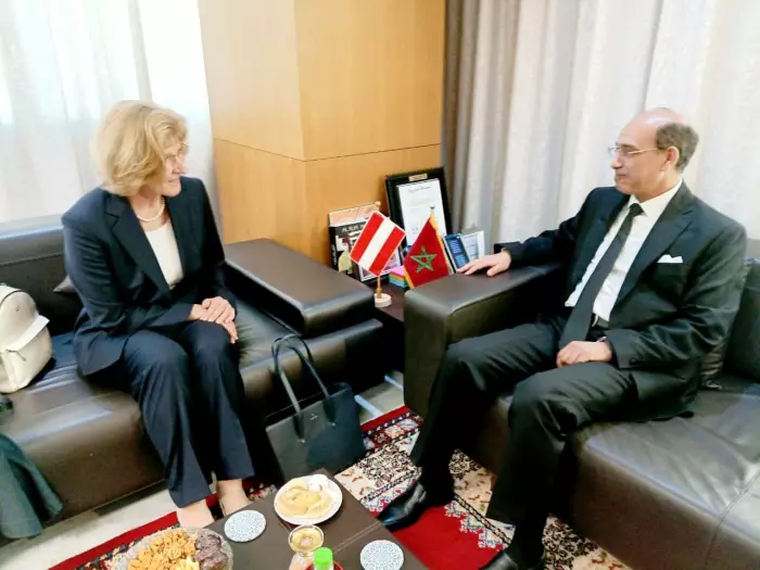 انقر على الرابط او الصوره لقراءه المقا