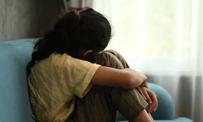 الجالية المغربية مرعوبة وتعيش أسوأ أيامها وهذه قصة ذئب بشري في ثوب معلم هتك أعراض قاصرات 