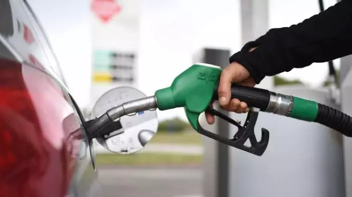 أسعار المحروقات تقفز مجدداً وتفجر غضب المغاربة