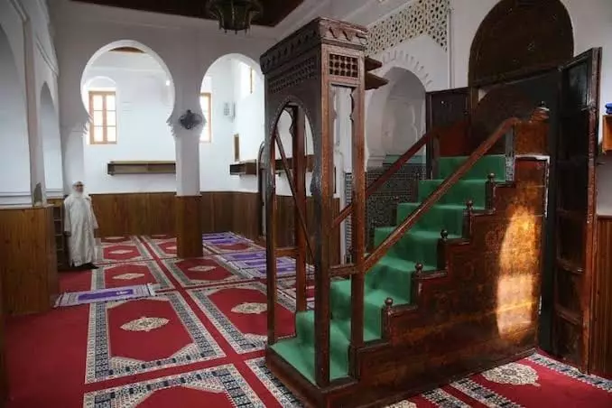 يوم الجمعة في المغرب يحتاج إلى خطاب جديد والمساجد مطالبة بالنزول إلى قلق الشباب