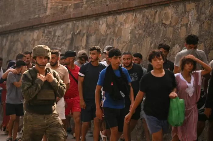 مهاجرات في سبتة يكشفن عن معاناة قاسية بعد موجة العبور الجماعي