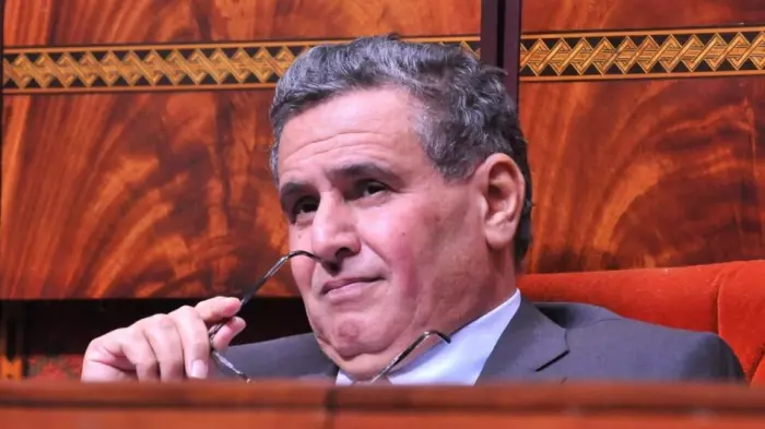 برلماني ينتقد بشدة غياب أخنوش ووزرائه عن الجلسات التشريعية ويصف ذلك بالخرق الدستوري