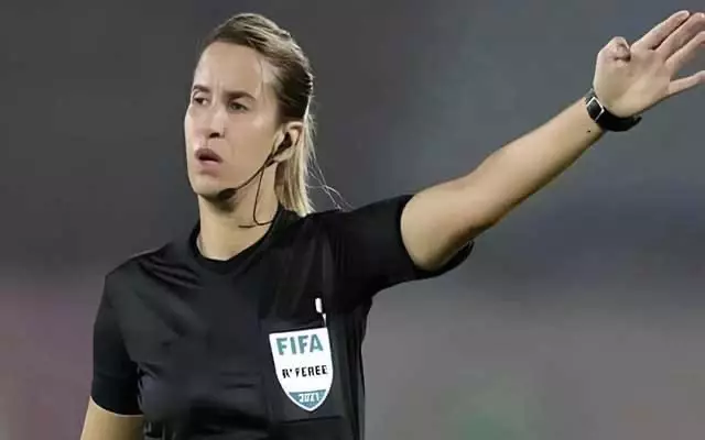 زلزال في التحكيم المغربي واعتزال بشرى كربوبي يفضح أعطاب المنظومة ويضع فوزي لقجع ومؤسسة الجامعة أمام مسؤولية مباشرة