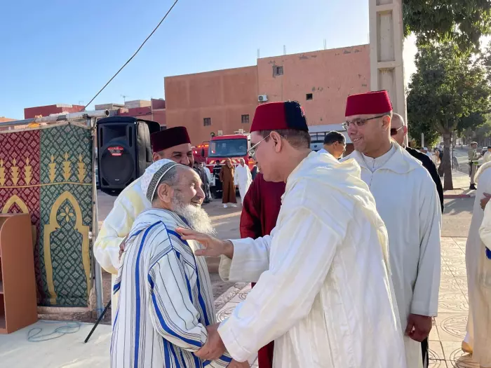 طاقم جريدة “أنتلجنسيا المغرب” يهنئ عامل إقليم أزيلال السيد حسن زيتوني بمناسبة عيد الأضحى المبارك