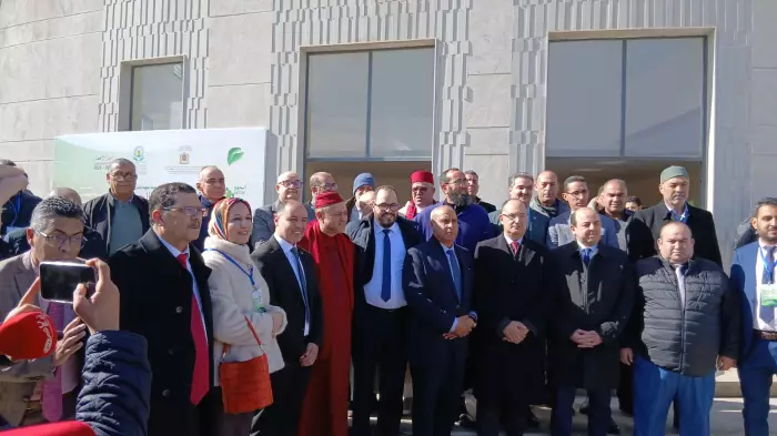 انقر على الرابط او الصوره لقراءه المقا