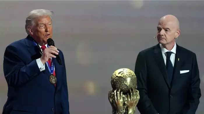 ترامب يخطف الأضواء في نهائي المونديال