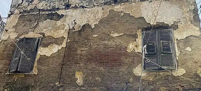 مأساة بحي العكاري:قتيلان وجرحى في انهيار بناية وسط الرباط