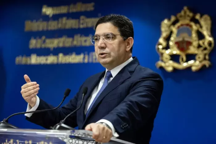 زوجة مسؤول كبير بقطاع المغاربة المقيمين بالخارج تقود سيارة الوزراء وحديث عن استغلال للنفوذ وهدر للمال العام