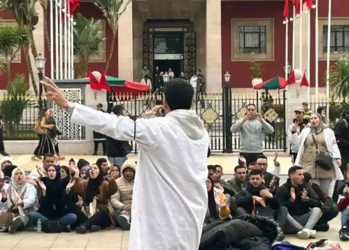 انقر على الرابط او الصوره لقراءه المقال