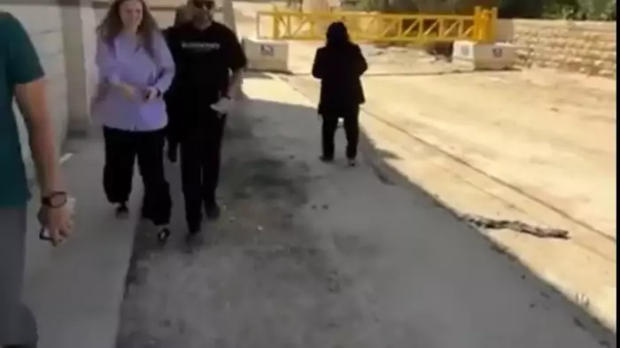 من ضمنهم مغربي..الاحتلال يفتح النار على وفد دبلوماسي في جنين والرصاص الإسرائيلي لا يعترف بالحصانة الدولية