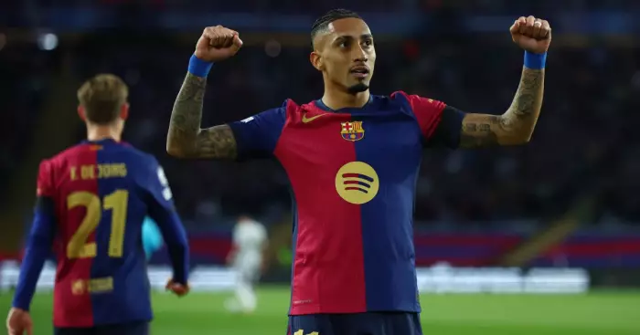 رافينيا يتوَّج بجائزة الأفضل في الليغا بعد موسم استثنائي قاد فيه برشلونة للثلاثية
