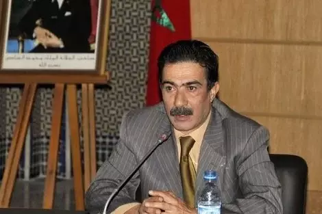 "الصبار" يُثير استياء الأوساط الحقوقية والقانونية ويُوجه وابلا من السب والقذف لمحام شاب