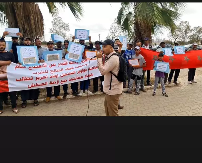 صرخة العطش في قلب "أولاد حريز" حين يبحث المواطن عن الماء ويمرح النافذون في المسابح