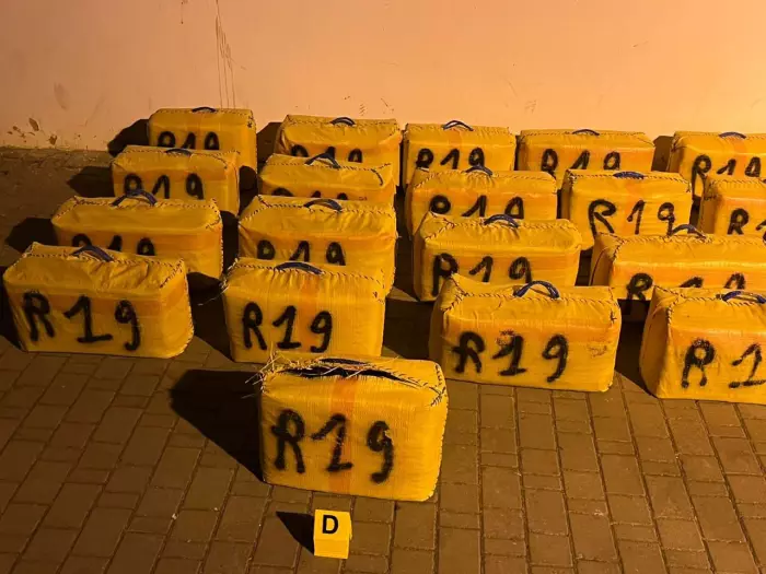 تفكيك عصابة تنشط بين الناضور وسوق الأربعاء وحجز قرابة الطنين من مخدر الشيرا
