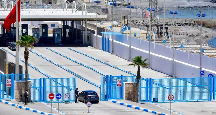 المغرب يُغلق بوابة مليلية من جديد وصدمة في الأوساط الاقتصادية الإسبانية واتهامات للرباط بخنق التجارة الحدودية
