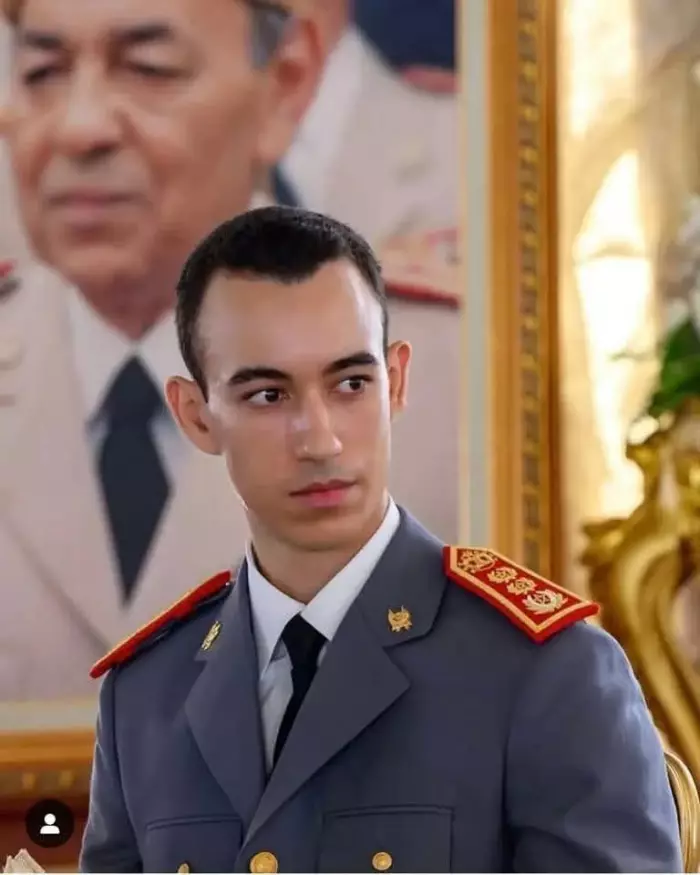 تفاصيل الماجستير الذي أكد أهلية ولي العهد ليكون ملكا في المستقبل وهكذا تفاعل المغاربة واحتفوا  بإنجاز الأمير 
