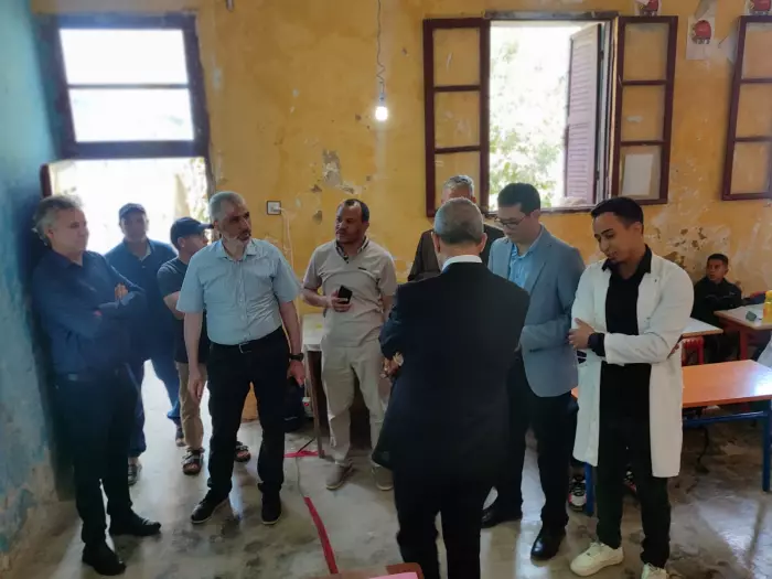 هل تنفض زيارة المدير الإقليمي لوزارة التربية غبار التهميش الطويل عن مركزية مدارس بني عمار زرهون وملحقاتها؟
