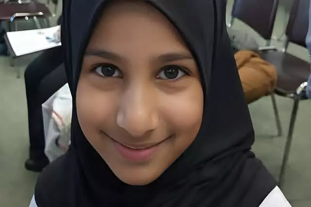 السلطات المغربية تسارع الزمن للعثور عليها..لغز اختفاء طفلة بريطانية ابتلعتها أمواج كورنيش الدار البيضاء 