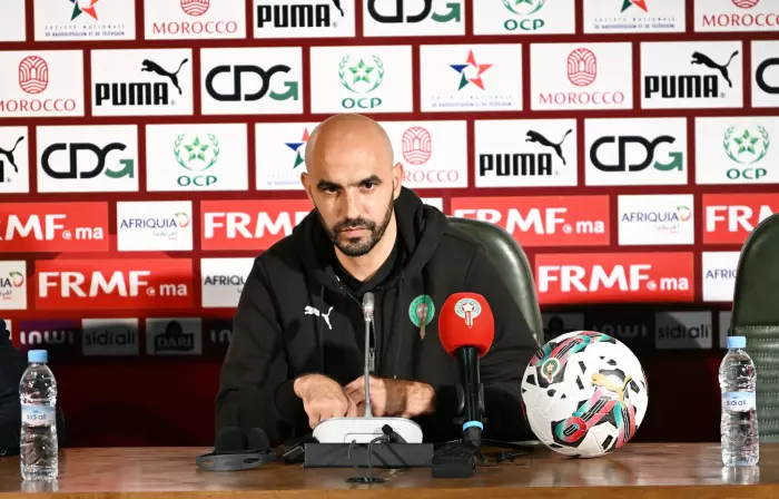 "الركراكي" يرفع راية الحذر قبل مباراة مالي ويكسر لغة المجاملات