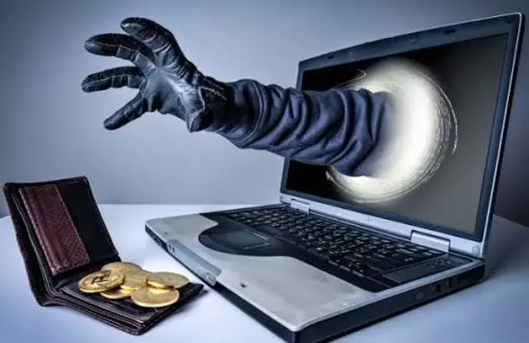 تفاصيل عملية "ابتزاز" صحافي  لبرلماني وهكذا تفاعل الرأي العام المحلي مع القصة بعد رسالة زوجته المؤثرة
