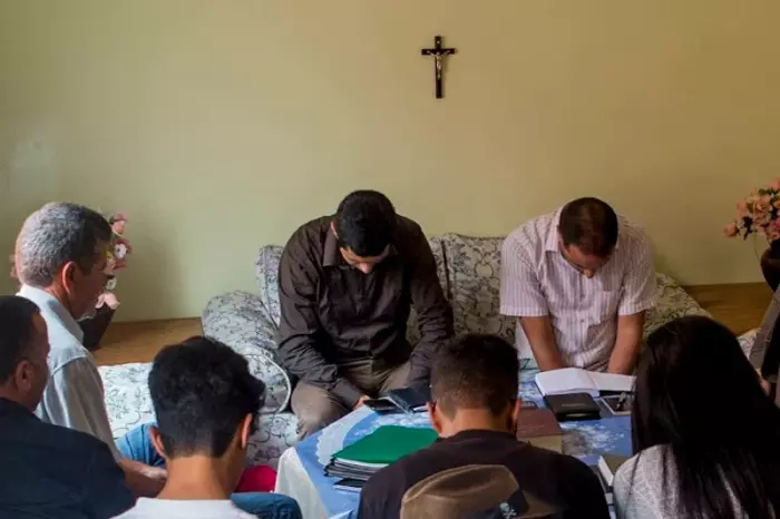 مسيحيو المغرب يضعون الأحزاب أمام اختبار حرية المعتقد