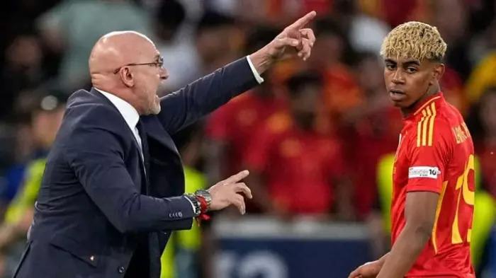 عاصفة حول لامين يامال تكشف الوجه الخفي لنجومية سريعة الاشتعال