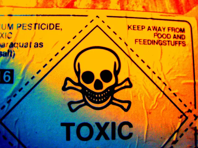 فضيحة المبيدات القاتلة:أوروبا تحظر والمغرب يرحّب بصمت الدولة والمصالح المتشابكة 