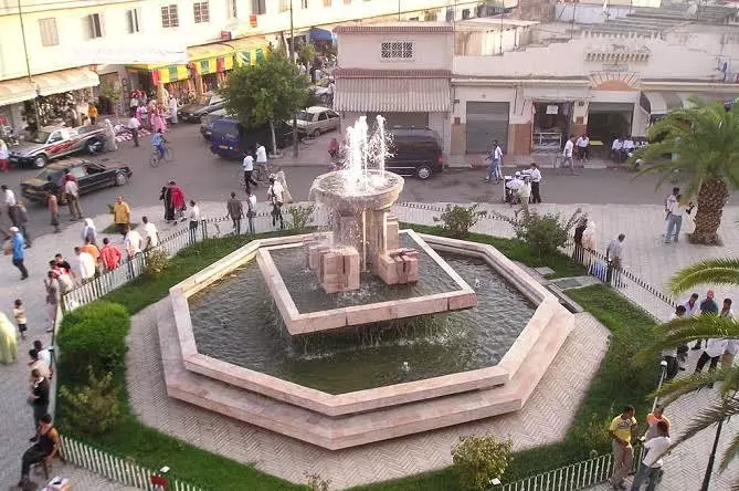 القصر الكبير تحت رحمة فوضى الدراجات النارية والساكنة تطالب بالحزم وتطبيق القانون