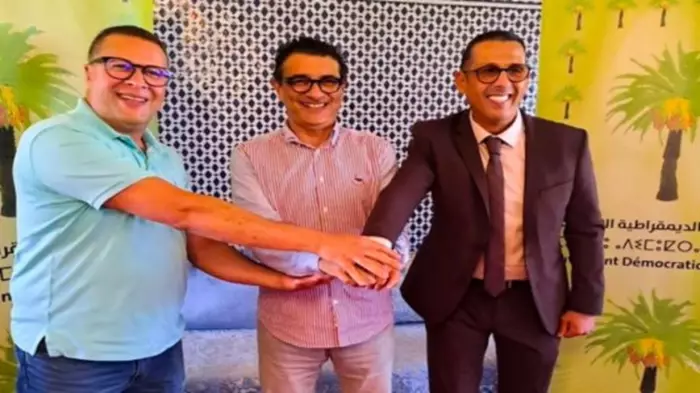 "لخصم" يقلب الطاولة ويعود إلى الحلبة السياسية من باب جديد