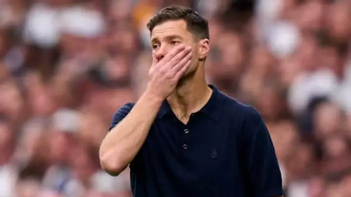 تشابي ألونسو ينفجر بعد الهزيمة:التحكيم أربك الريال والانطلاقة كانت كارثية