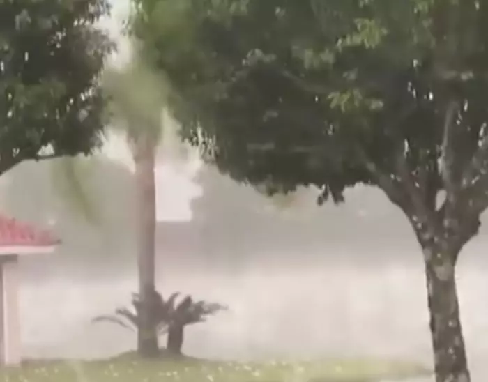 الأمطار تربك وتشل الحركة بين بعض مدن المغرب