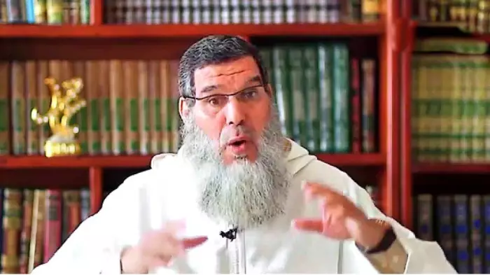 تدوينة نارية للشيخ محمد الفيزازي تشعل الجدل على "فيسبوك" وتفتح باب الاتهامات بالخيانة