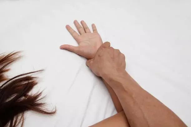 من ضمنهم قاصر..توقيف عصابة بشبهة الاعتداء الجنسي